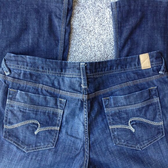 ⭐MAURICES “MORGAN NEW BOOT” FLARE DENIM JEANS in Dark Wash, size 13/14 X-SHORT⭐ - Picture 4 of 6